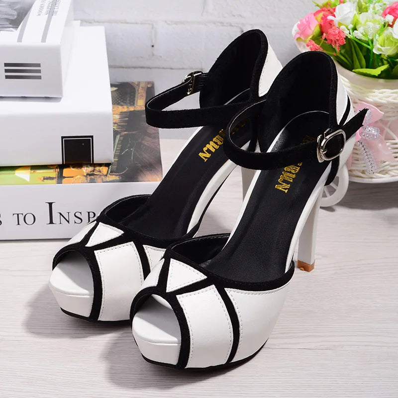 Summer Hollow Buckle Women's Shoes with Fight Color