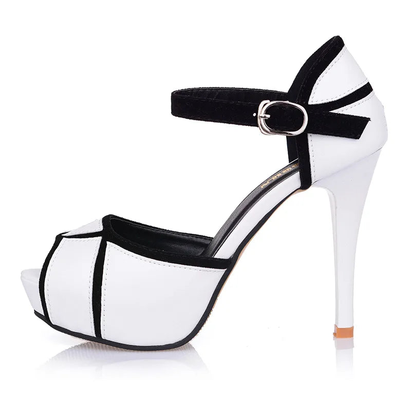 Summer Hollow Buckle Women's Shoes with Fight Color