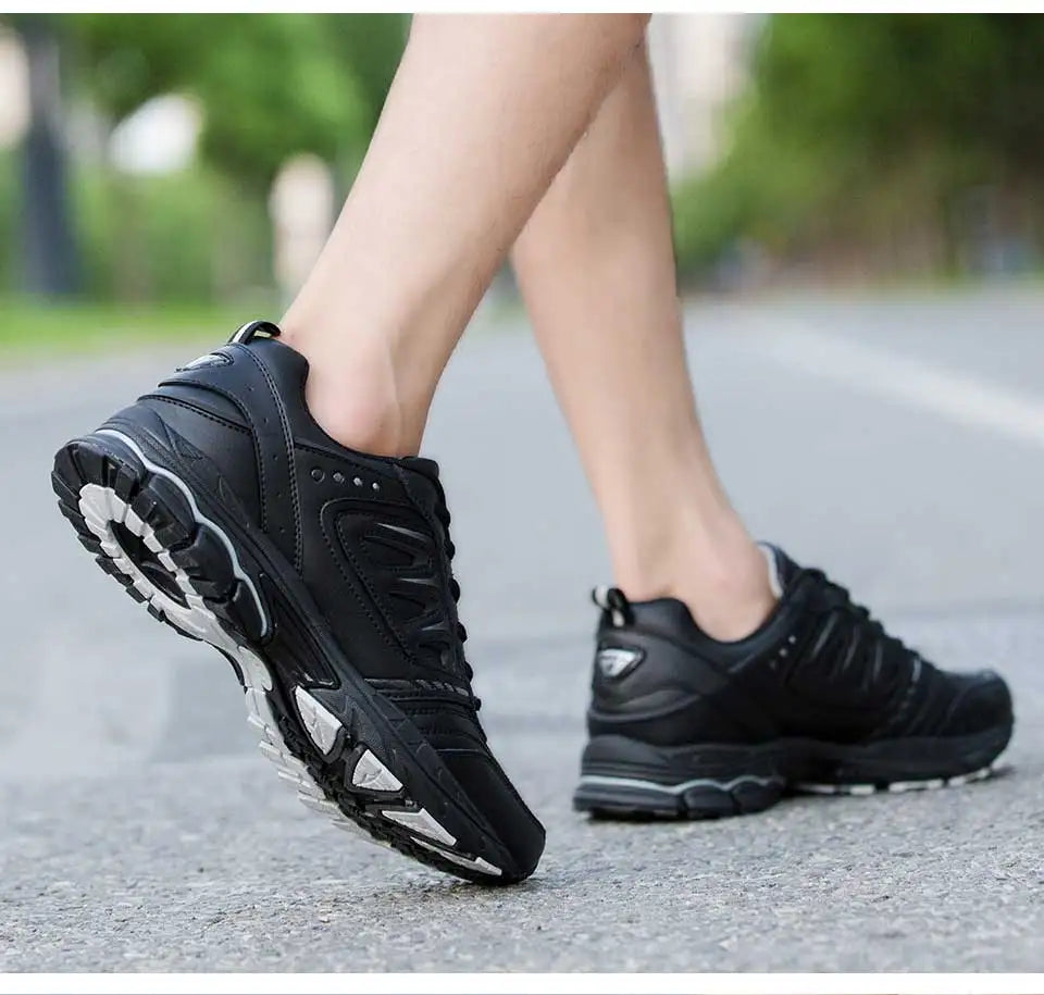 Men Running Shoes 
Outdoor Jogging Trekking Sneakers