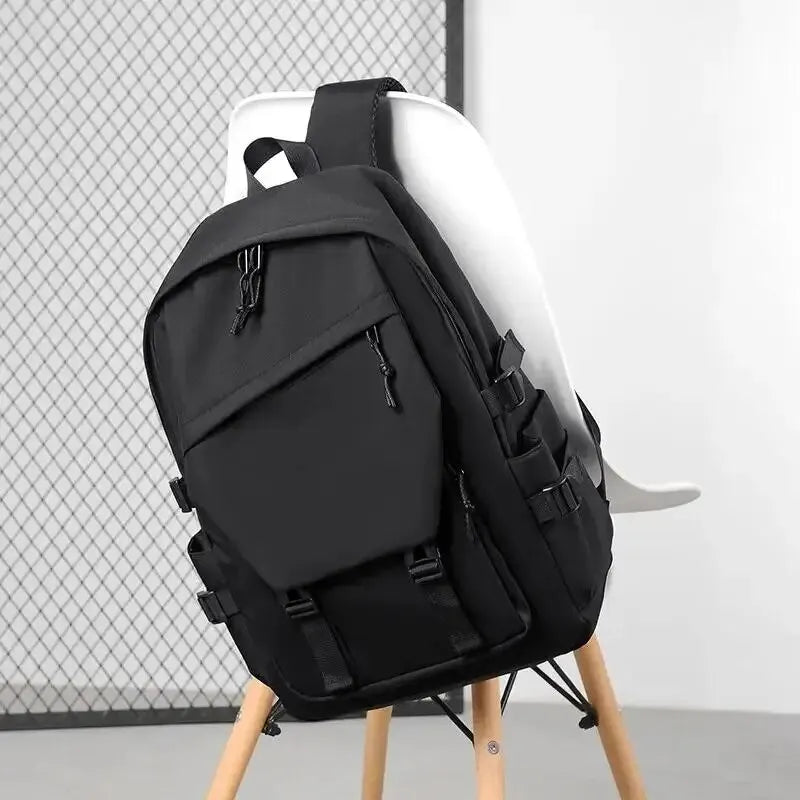 One 15 Inch Polyester Waterproof Solid Color Simple Men Backpack