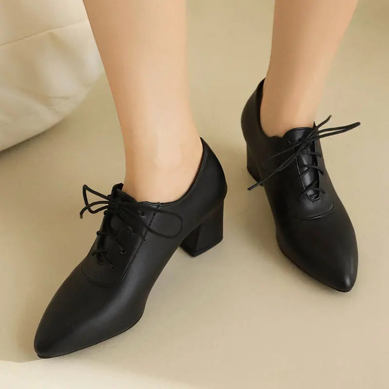 Women Pumps Pointed Toe Chunky Heels 6cm Lace Up