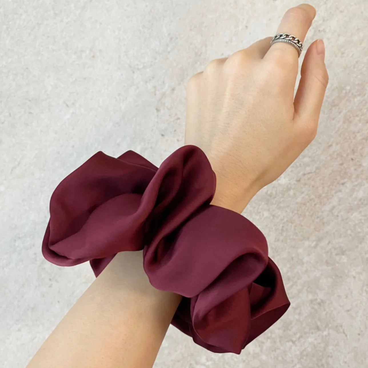 Women Solid Color Oversized Satin Scrunchies
Elastic Hair Ties Ponytail Holder