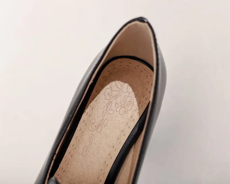 Women Pumps Square Toe, Block Heel
easy Slip-on with Shallow Metal Decoration