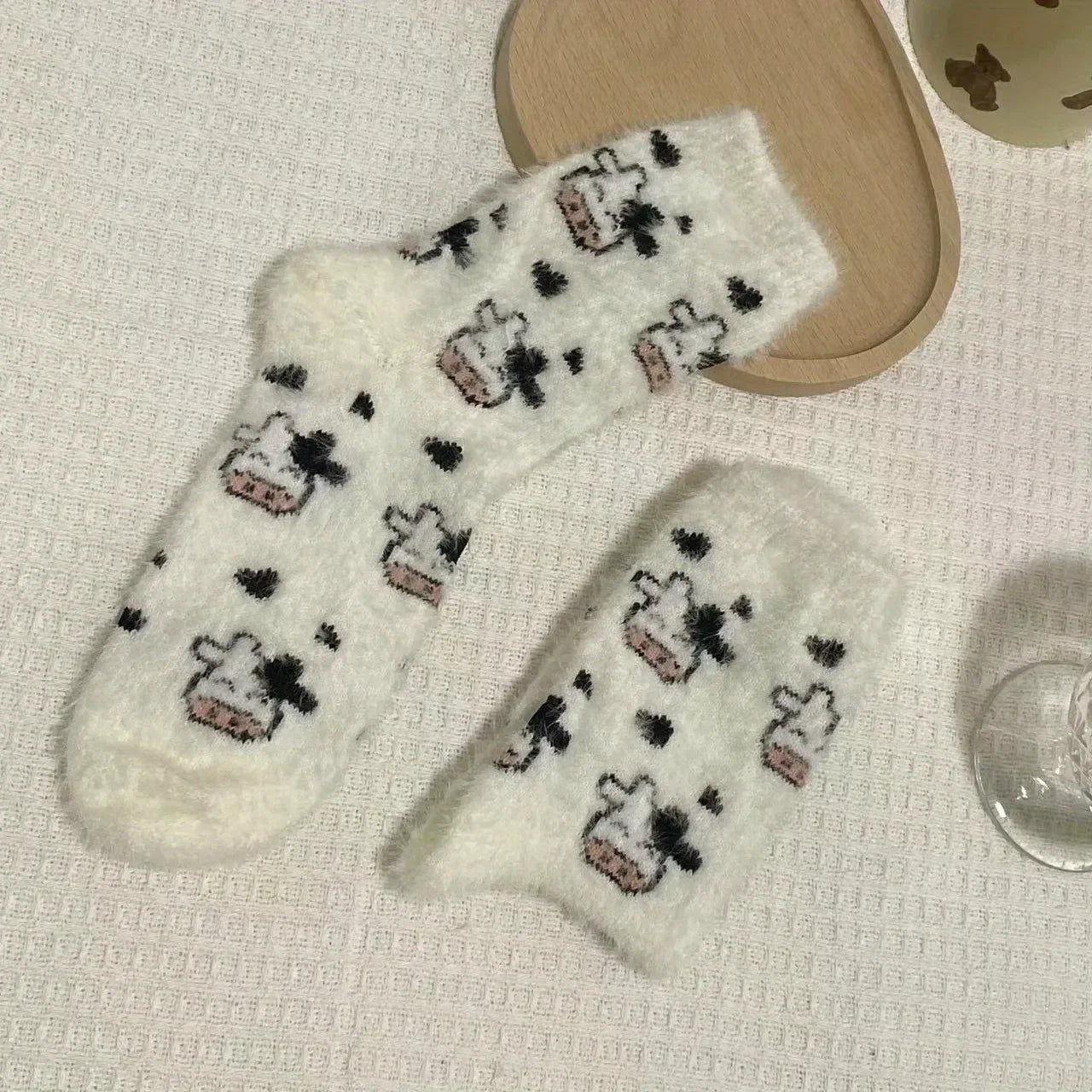 2 Pairs Cute Cow Spots Print Socks
Thickened & Warm Coral Fleece Socks