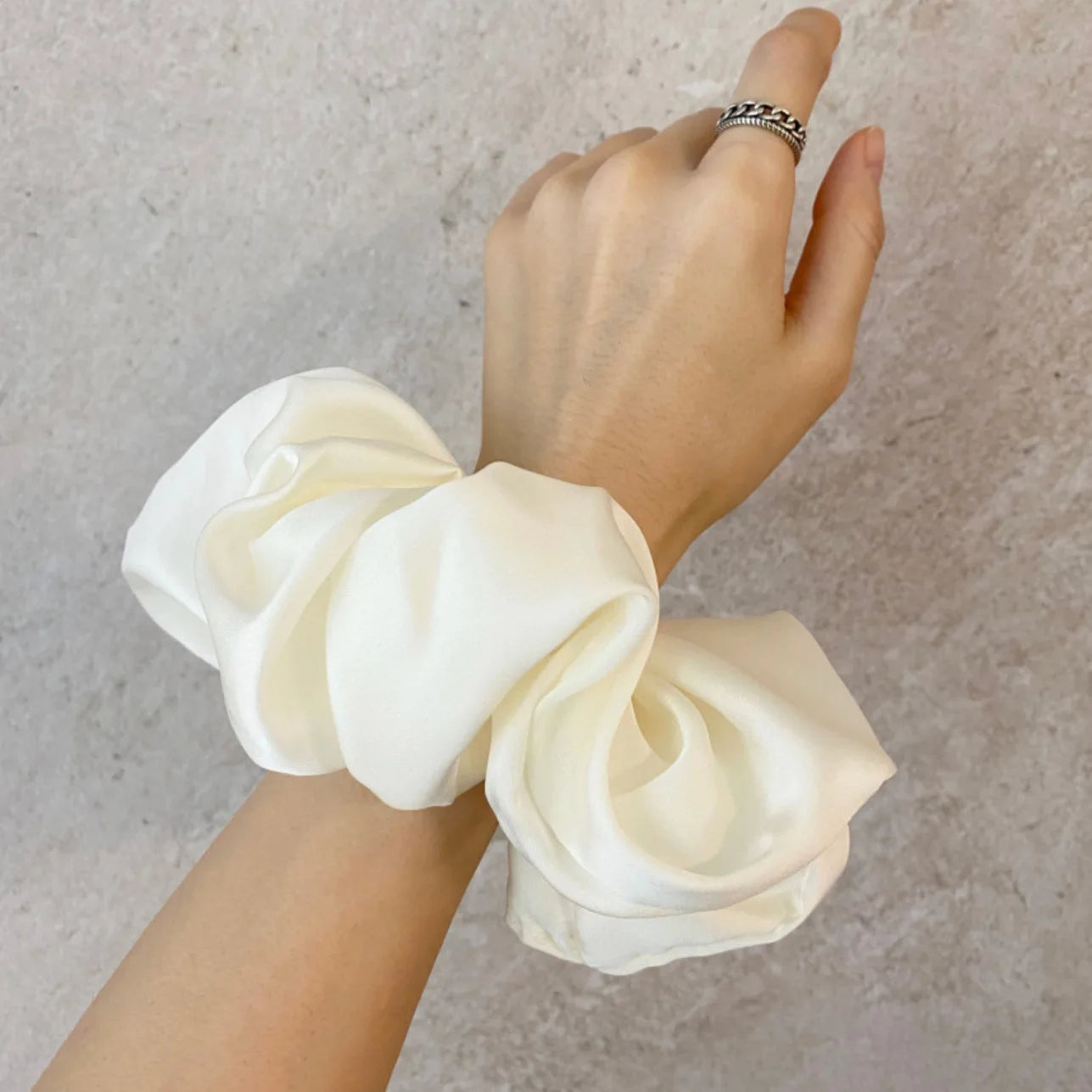 Women Solid Color Oversized Satin Scrunchies
Elastic Hair Ties Ponytail Holder