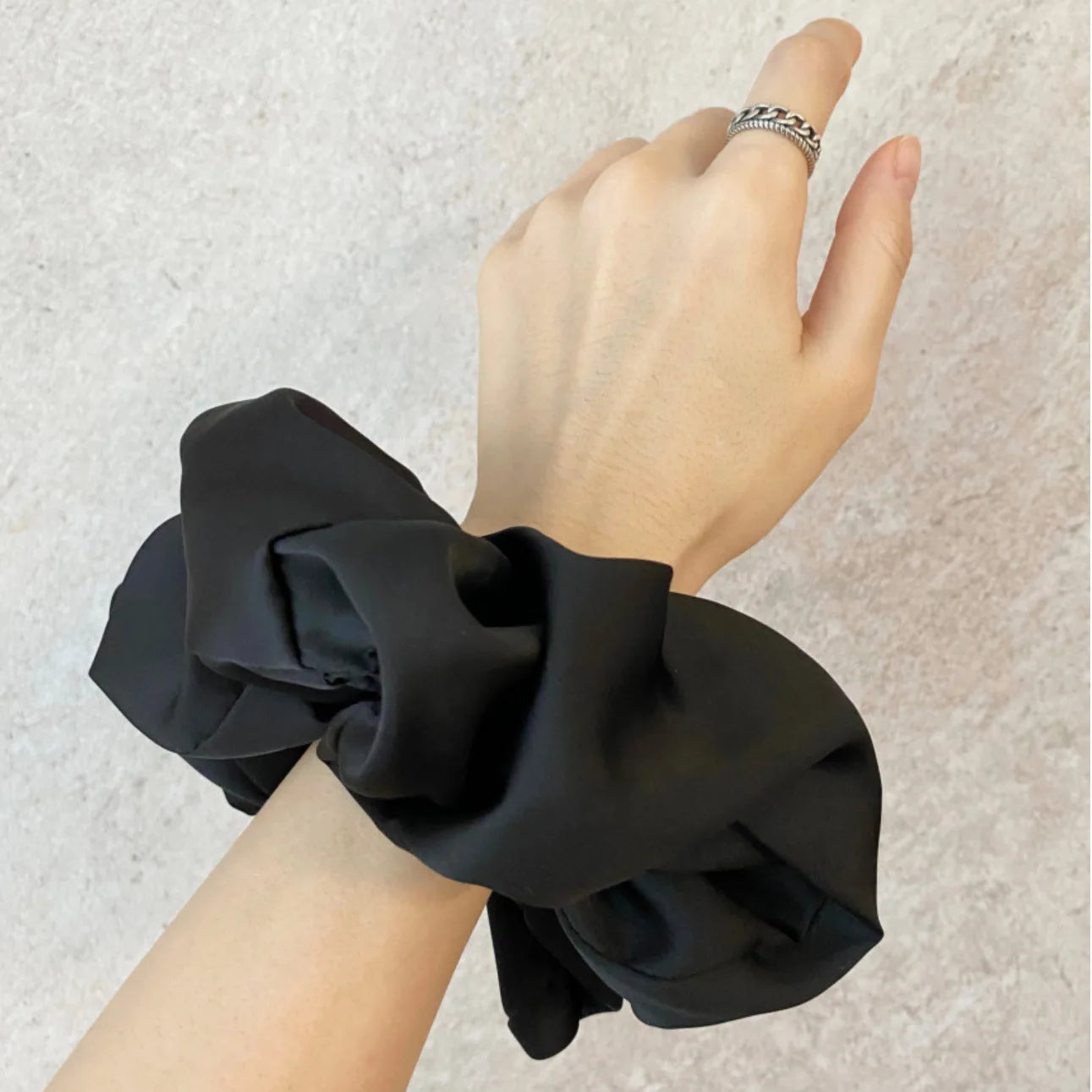 Women Solid Color Oversized Satin Scrunchies
Elastic Hair Ties Ponytail Holder