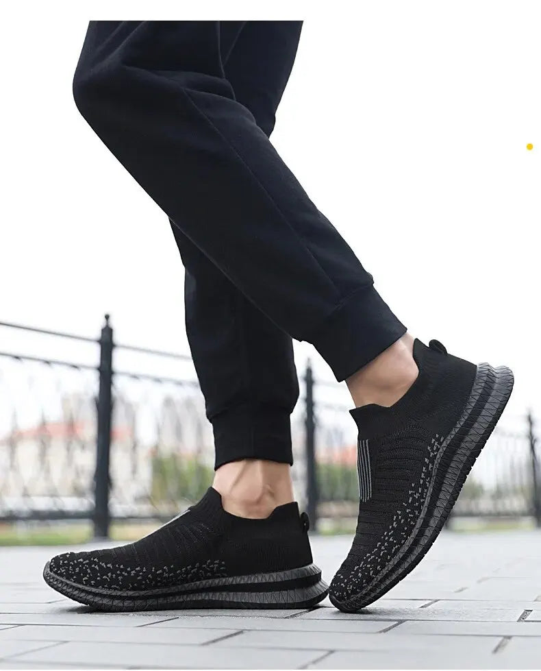 Breathable Men's Sneakers 
Comfortable Running male Shoes