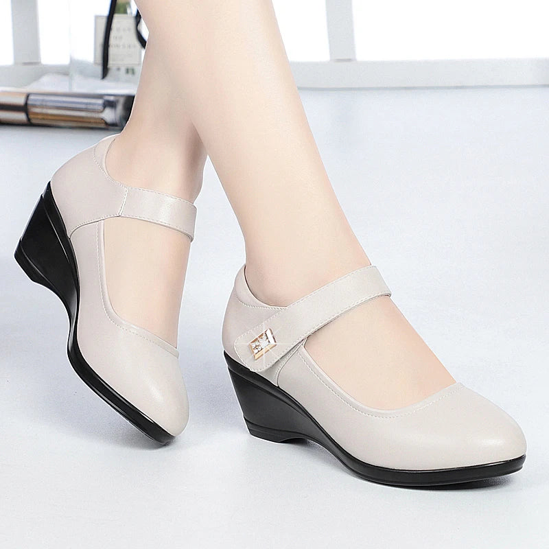 Mom Shoes with High-heel Wedge
 Women Autumn Shoes