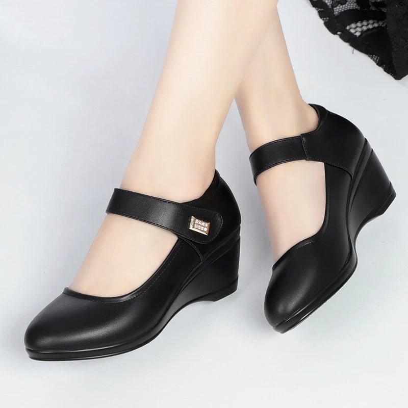 Mom Shoes with High-heel Wedge
 Women Autumn Shoes