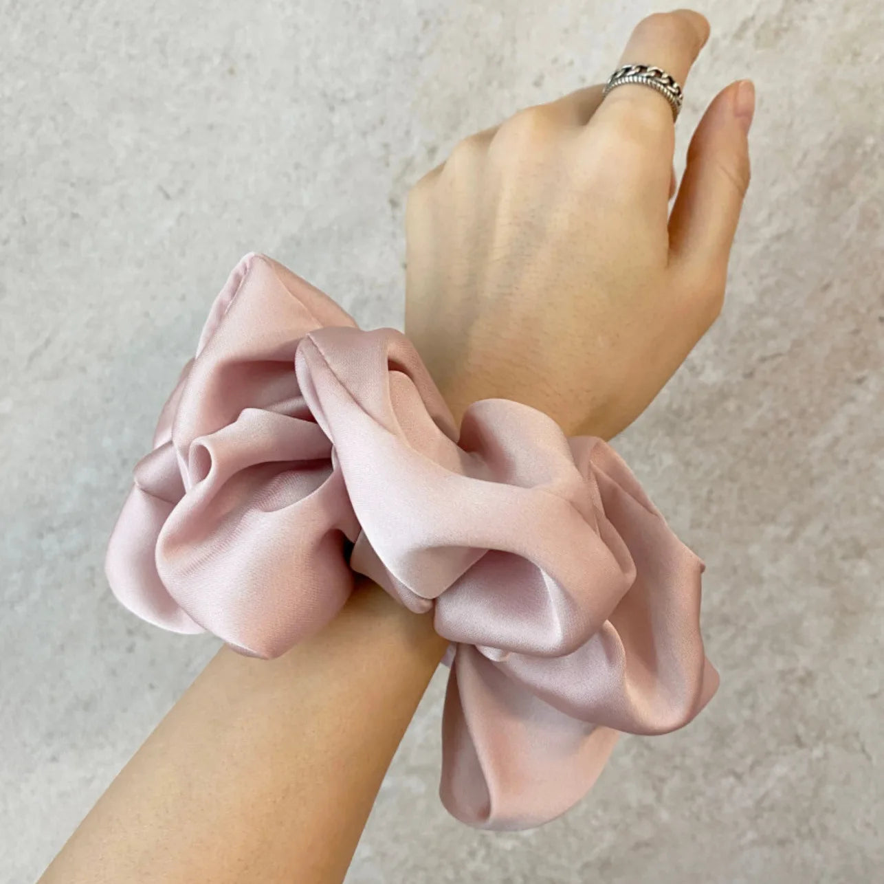 Women Solid Color Oversized Satin Scrunchies
Elastic Hair Ties Ponytail Holder