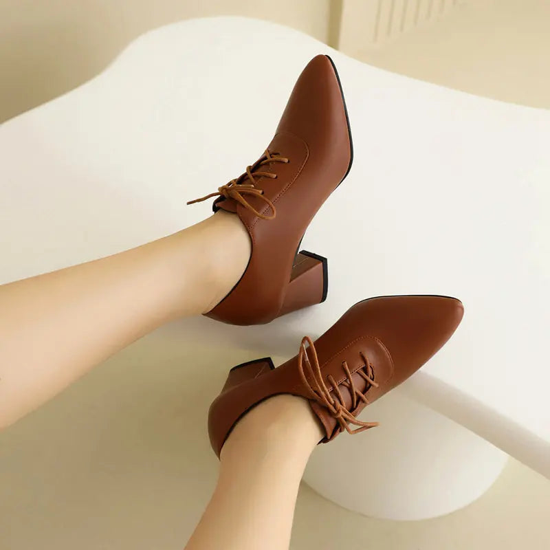 Women Pumps Pointed Toe Chunky Heels 6cm Lace Up