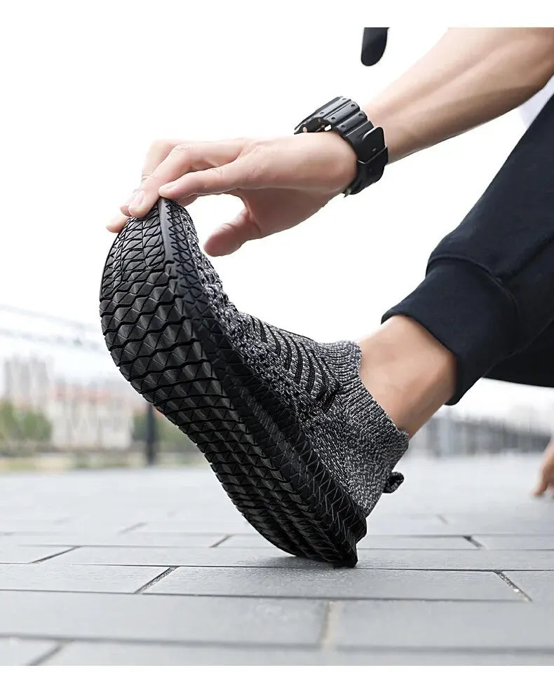 Breathable Men's Sneakers 
Comfortable Running male Shoes