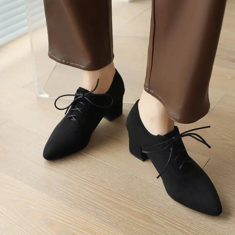 Women Pumps Pointed Toe Chunky Heels 6cm Lace Up