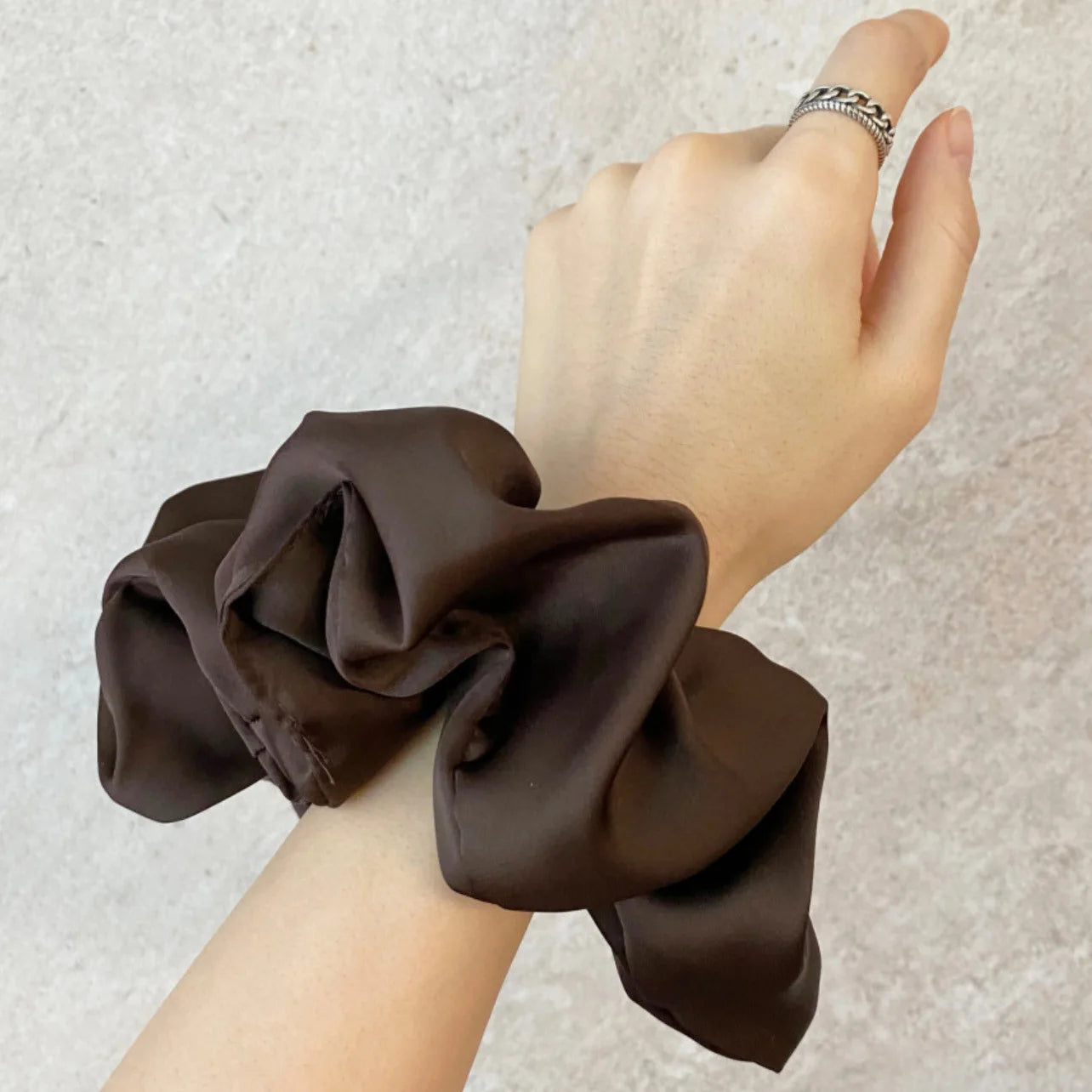 Women Solid Color Oversized Satin Scrunchies
Elastic Hair Ties Ponytail Holder