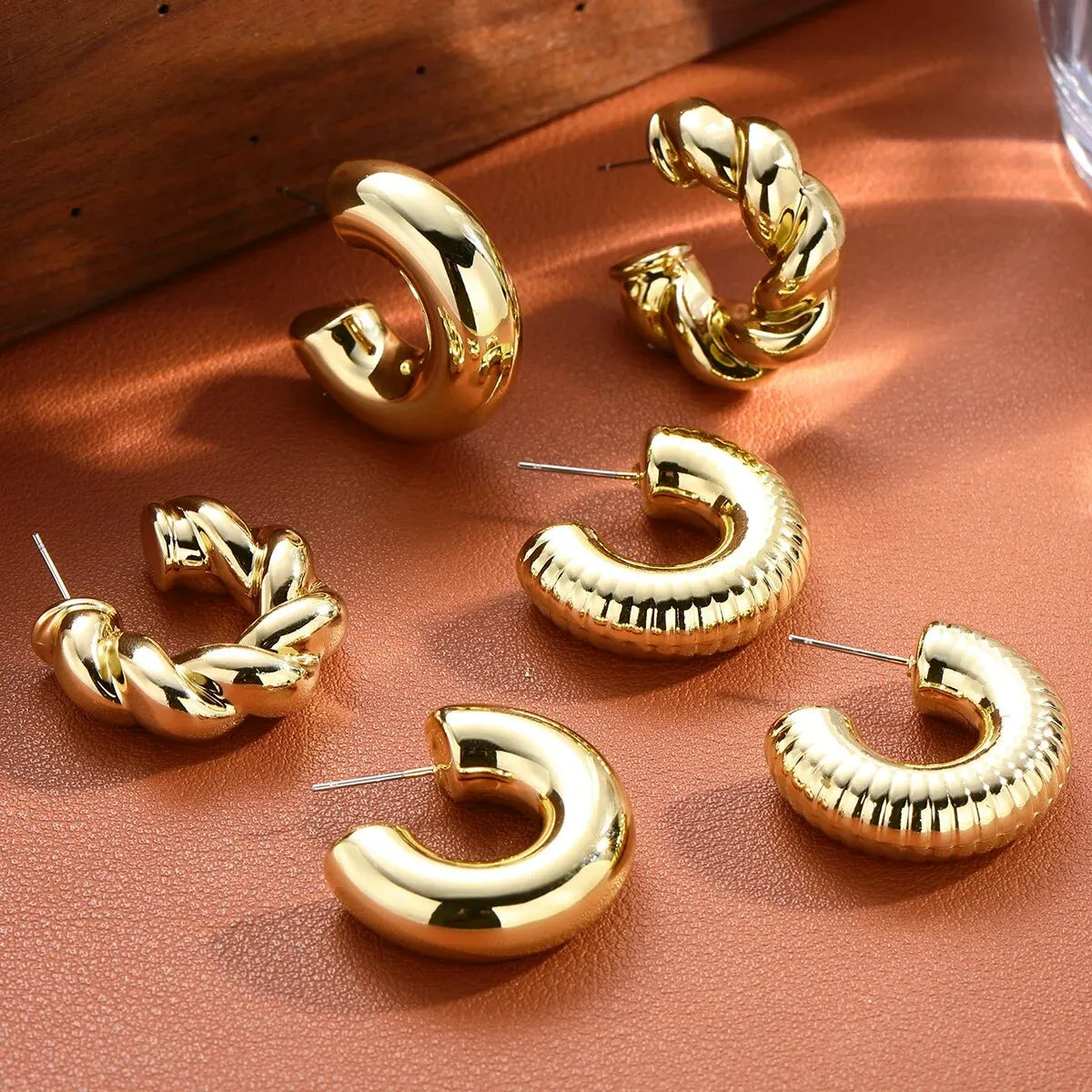 3 Pairs set Of Fashionable Simple Wide Glossy Metal Bean C- shaped Earrings