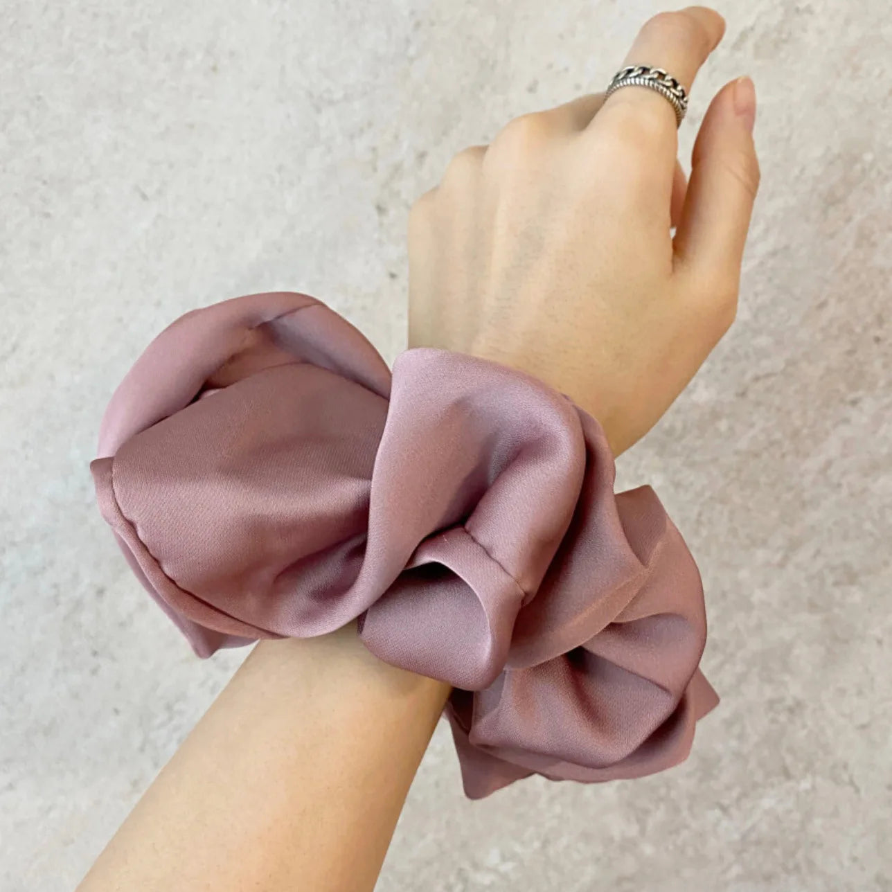 Women Solid Color Oversized Satin Scrunchies
Elastic Hair Ties Ponytail Holder