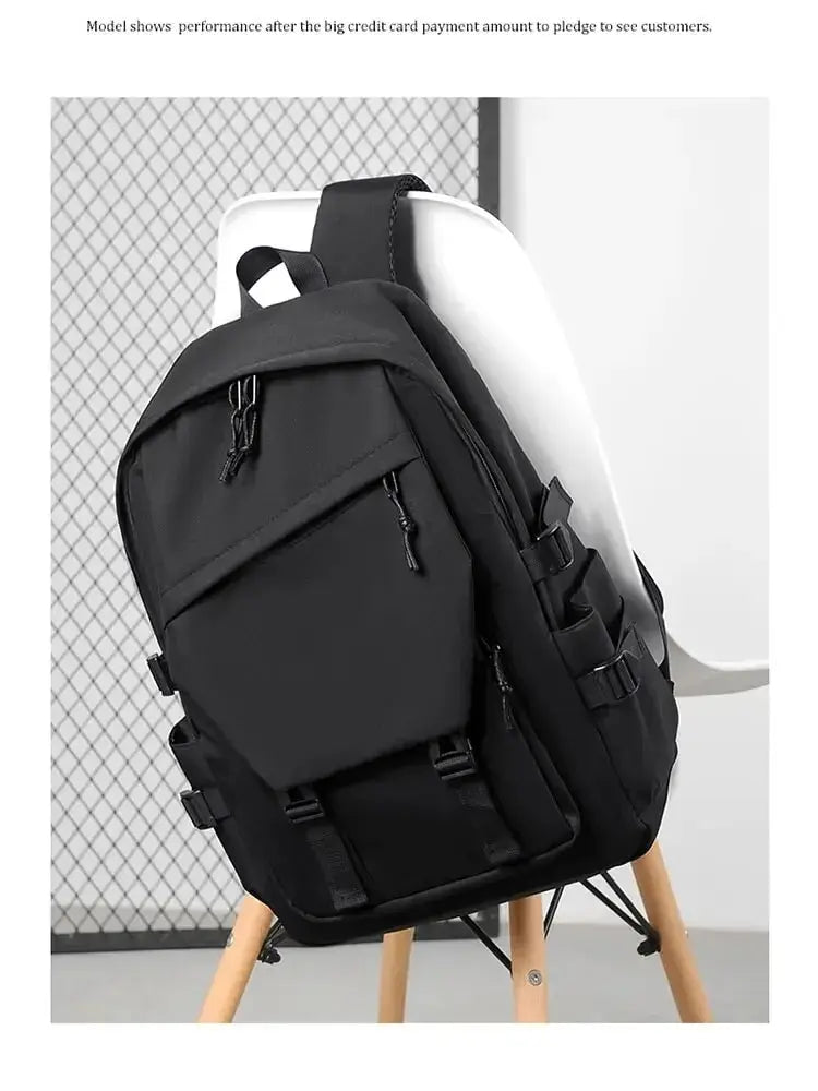 One 15 Inch Polyester Waterproof Solid Color Simple Men Backpack