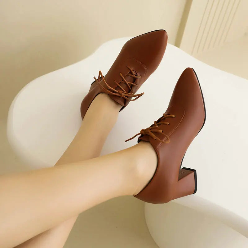 Women Pumps Pointed Toe Chunky Heels 6cm Lace Up