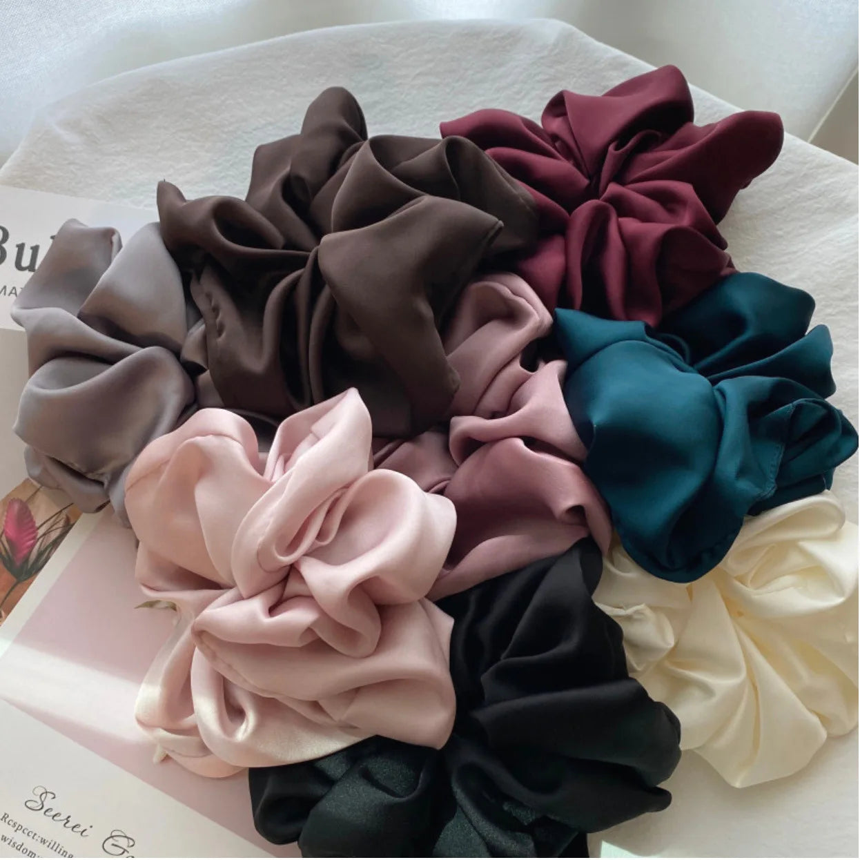 Women Solid Color Oversized Satin Scrunchies
Elastic Hair Ties Ponytail Holder