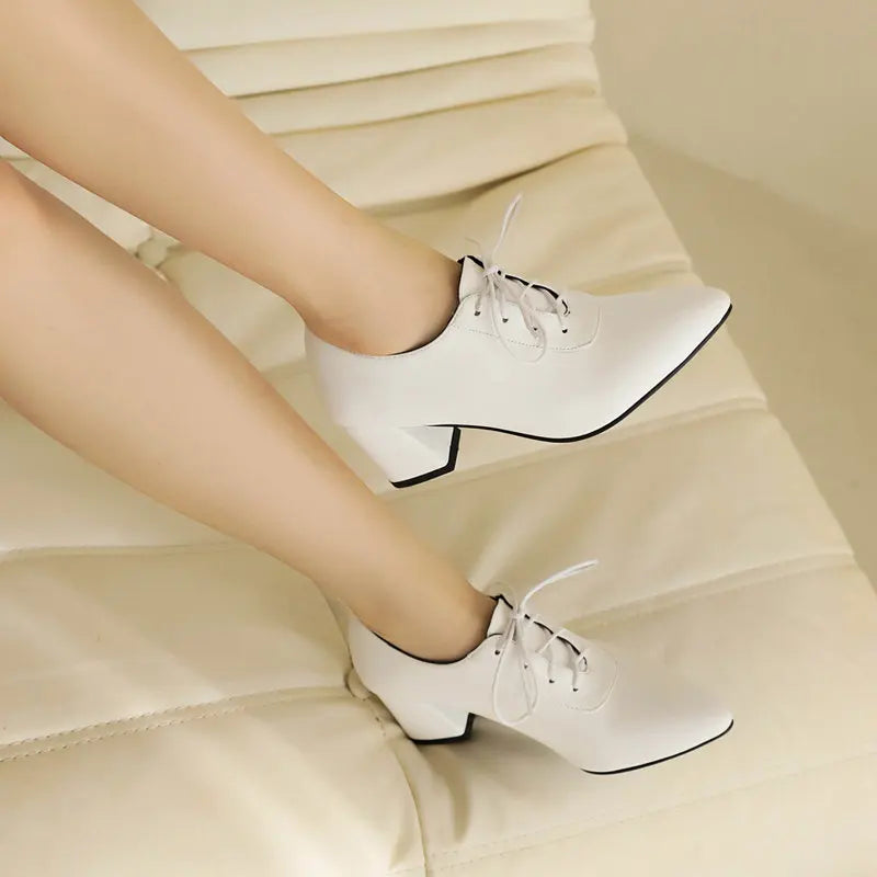 Women Pumps Pointed Toe Chunky Heels 6cm Lace Up