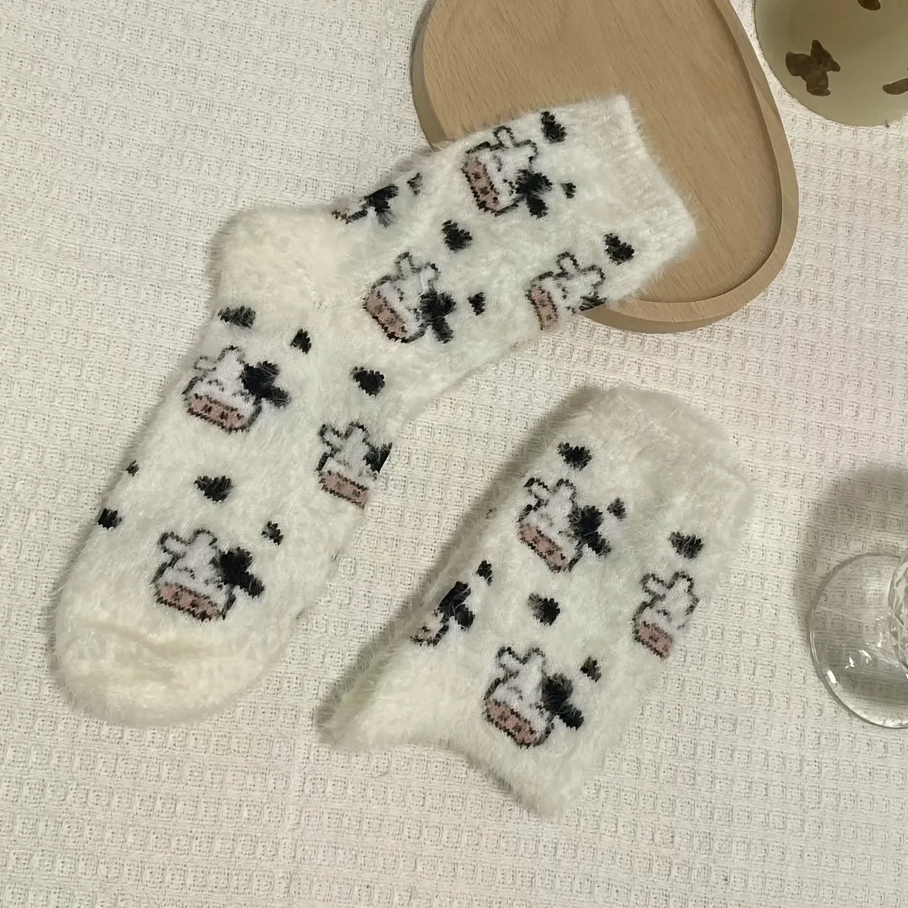 2 Pairs Cute Cow Spots Print Socks
Thickened & Warm Coral Fleece Socks