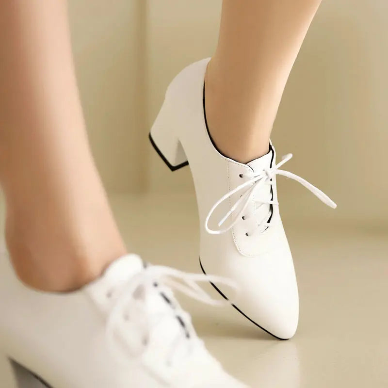 Women Pumps Pointed Toe Chunky Heels 6cm Lace Up